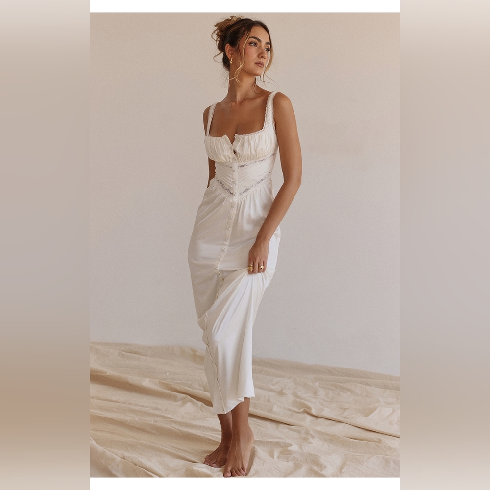 Ivory Real Silk 'Illiana' House of CB- XL